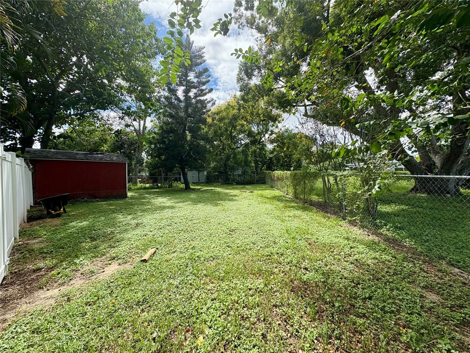 1613 CRYSTAL CT E