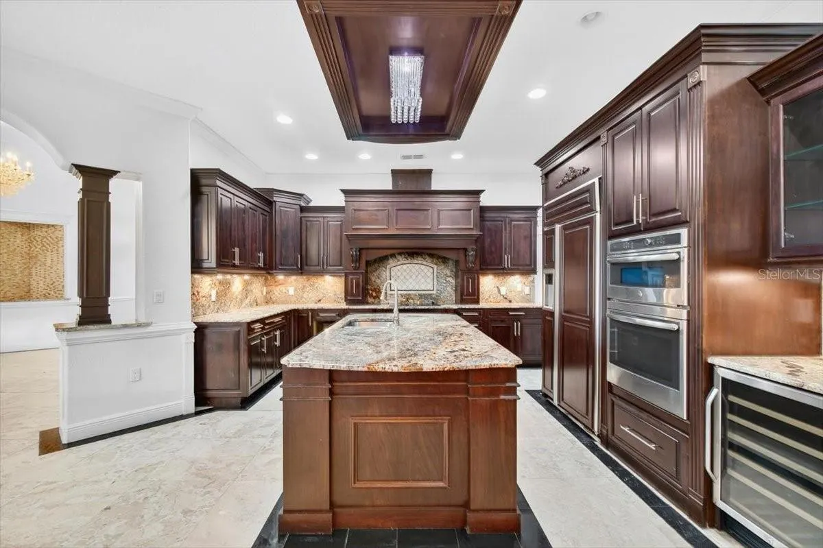 5527 VINTAGE VIEW BLVD
