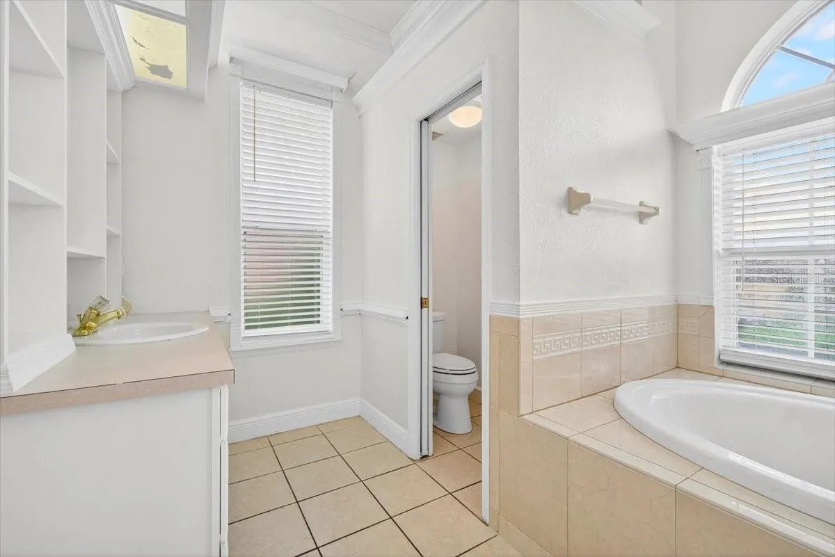 5527 VINTAGE VIEW BLVD