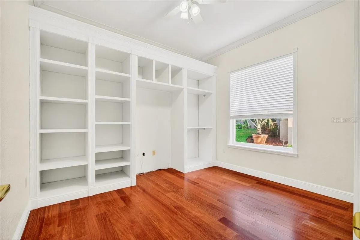 5527 VINTAGE VIEW BLVD