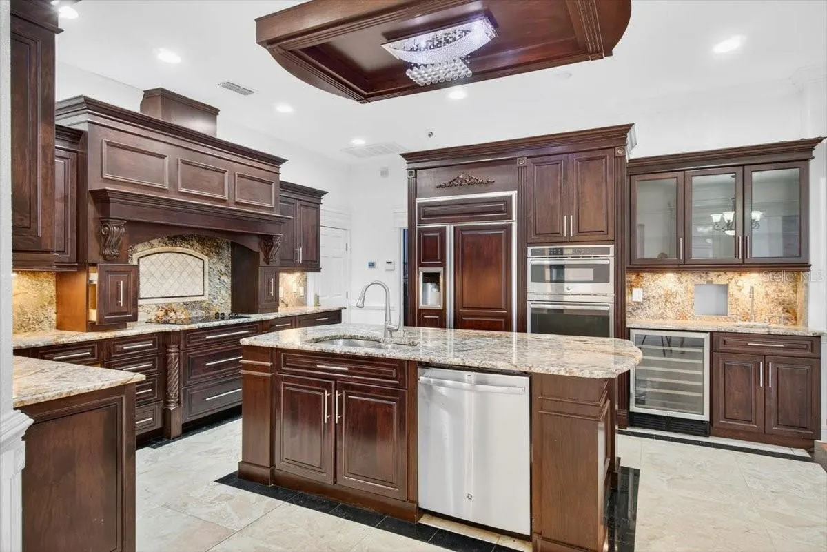 5527 VINTAGE VIEW BLVD