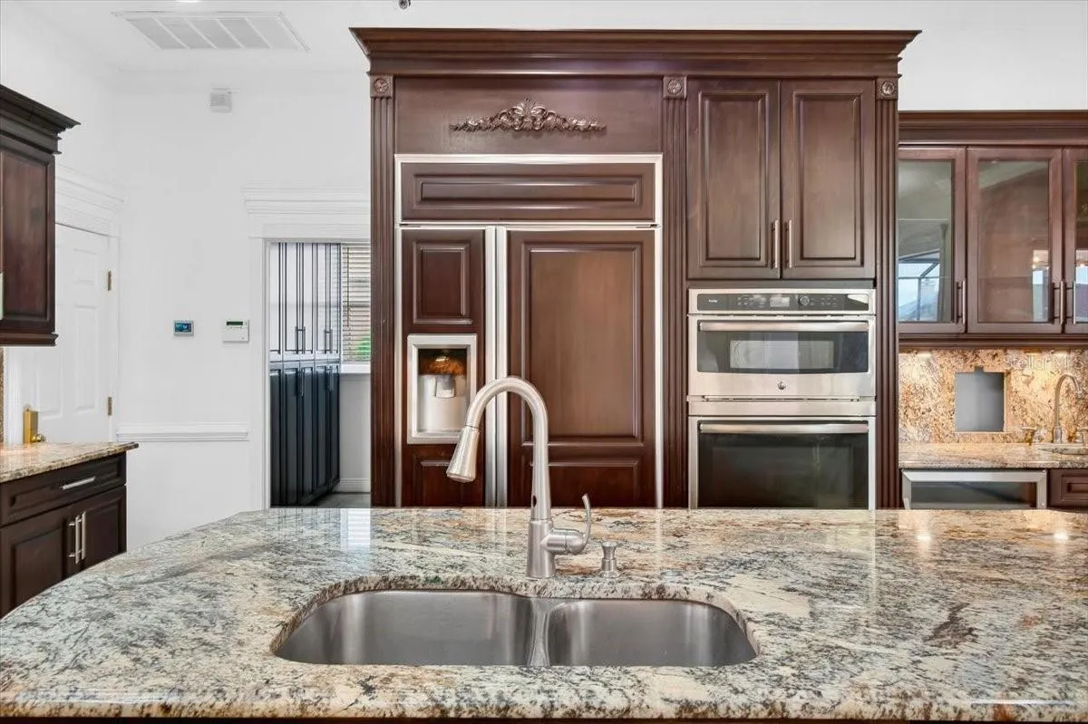 5527 VINTAGE VIEW BLVD