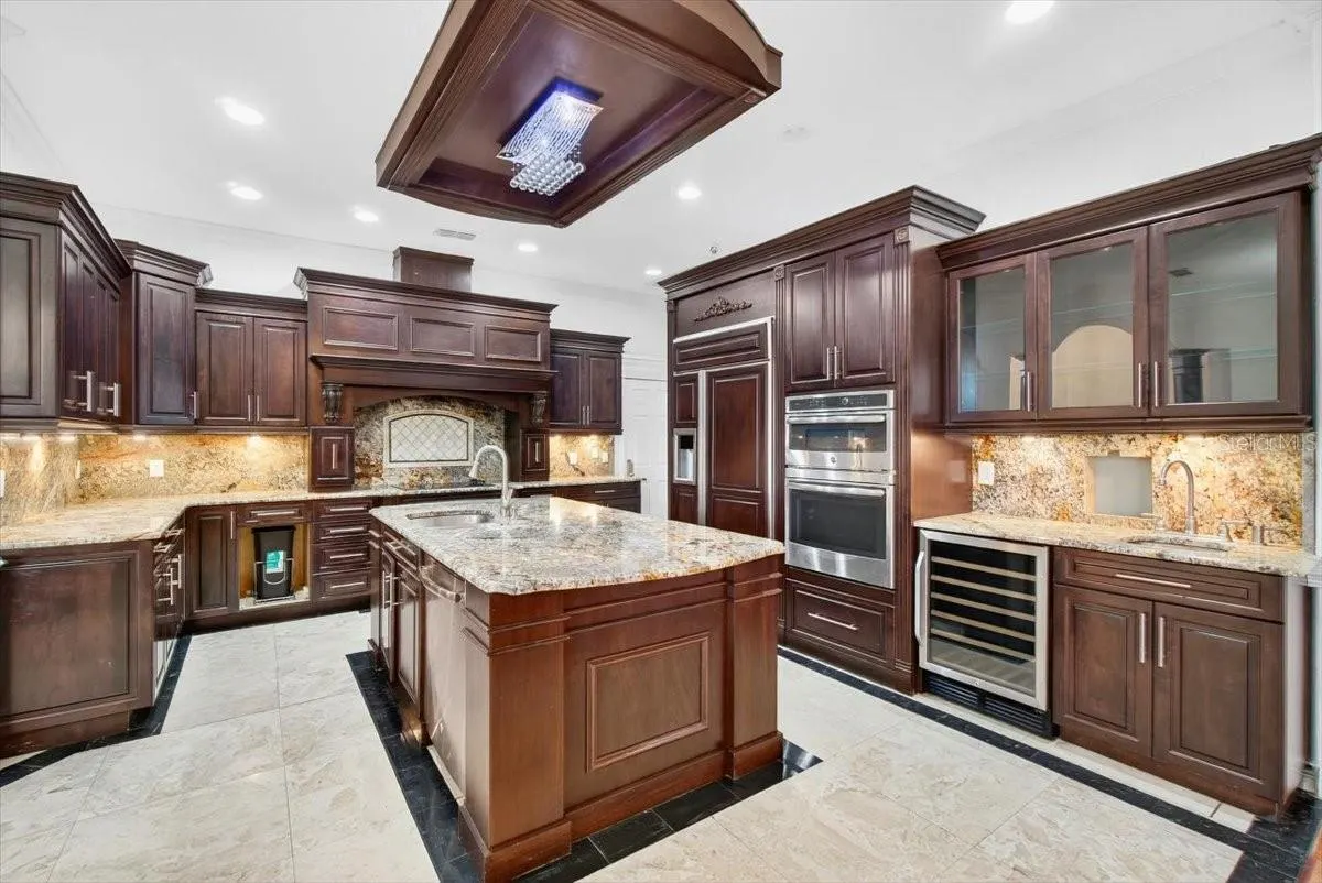 5527 VINTAGE VIEW BLVD