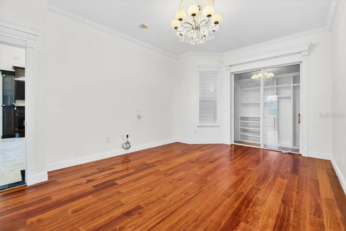 5527 VINTAGE VIEW BLVD