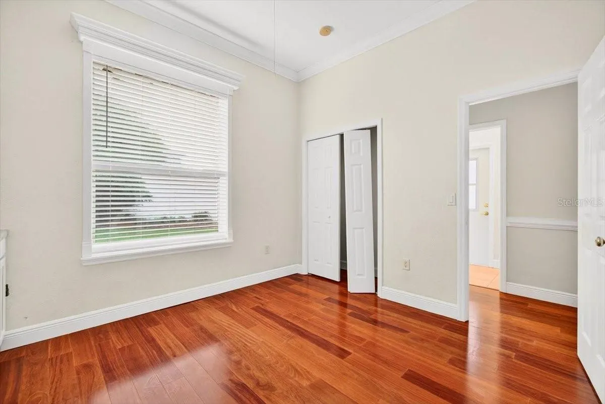 5527 VINTAGE VIEW BLVD