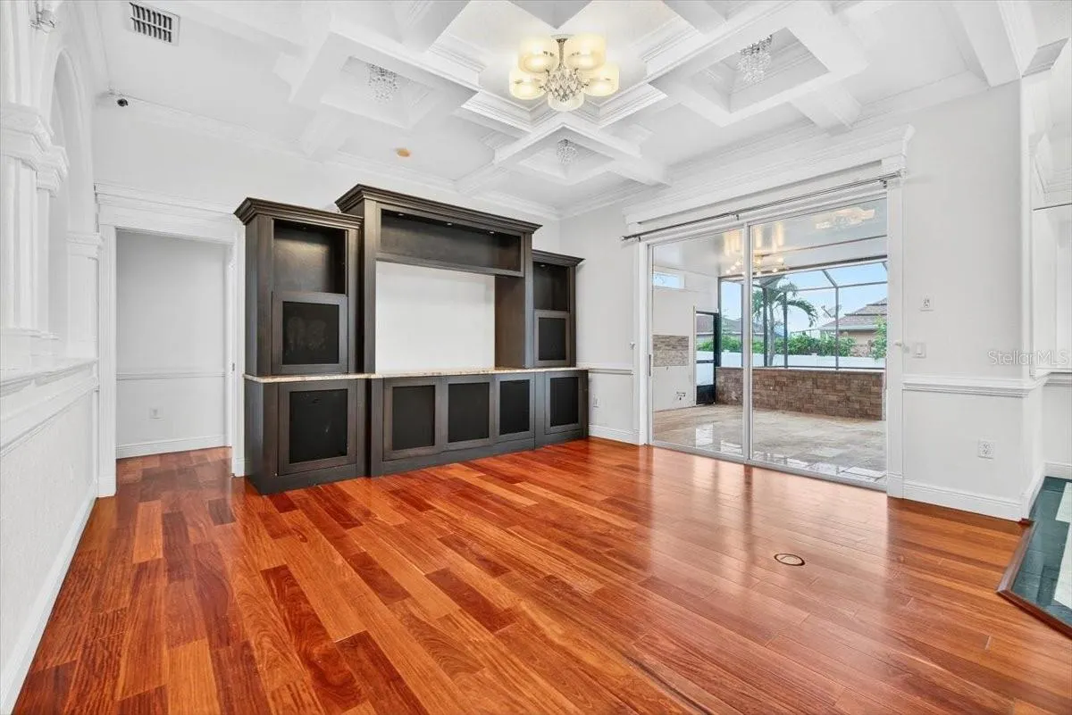 5527 VINTAGE VIEW BLVD