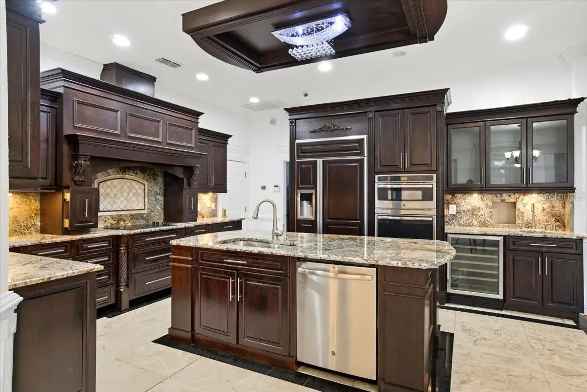 5527 VINTAGE VIEW BLVD