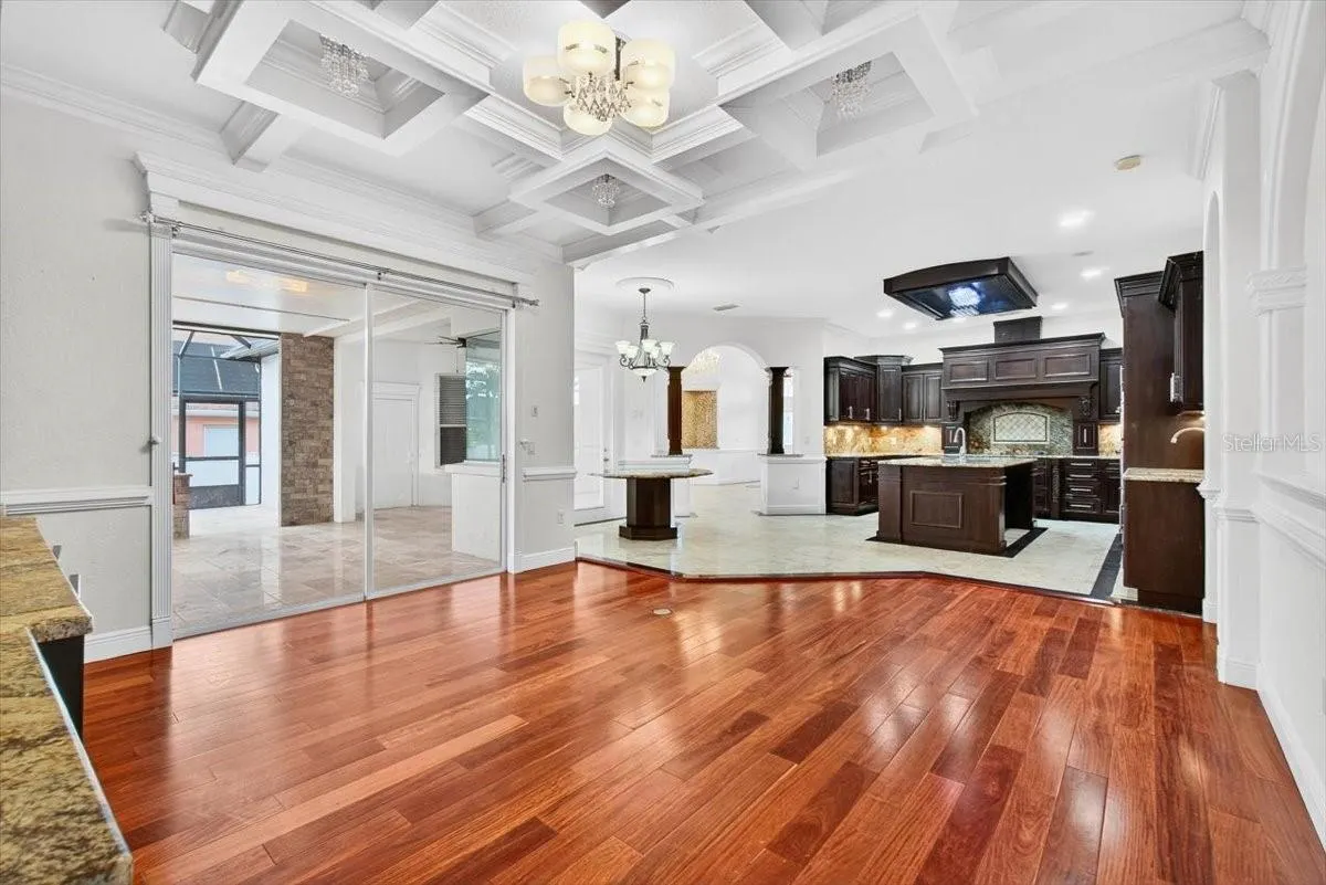 5527 VINTAGE VIEW BLVD