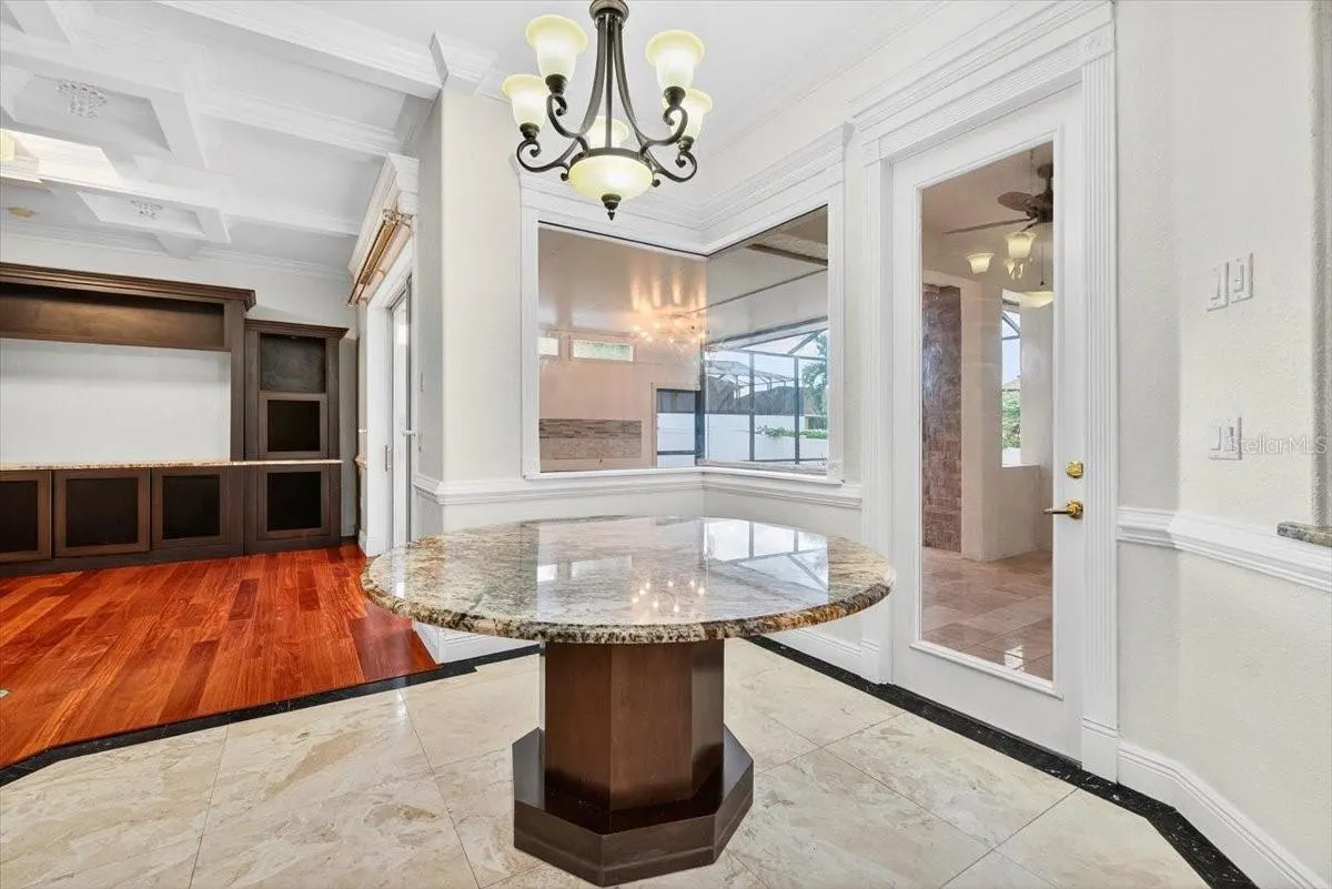 5527 VINTAGE VIEW BLVD