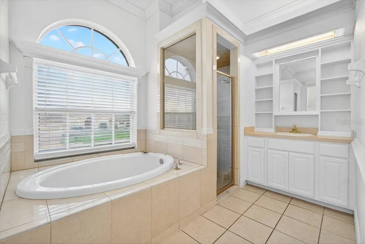 5527 VINTAGE VIEW BLVD