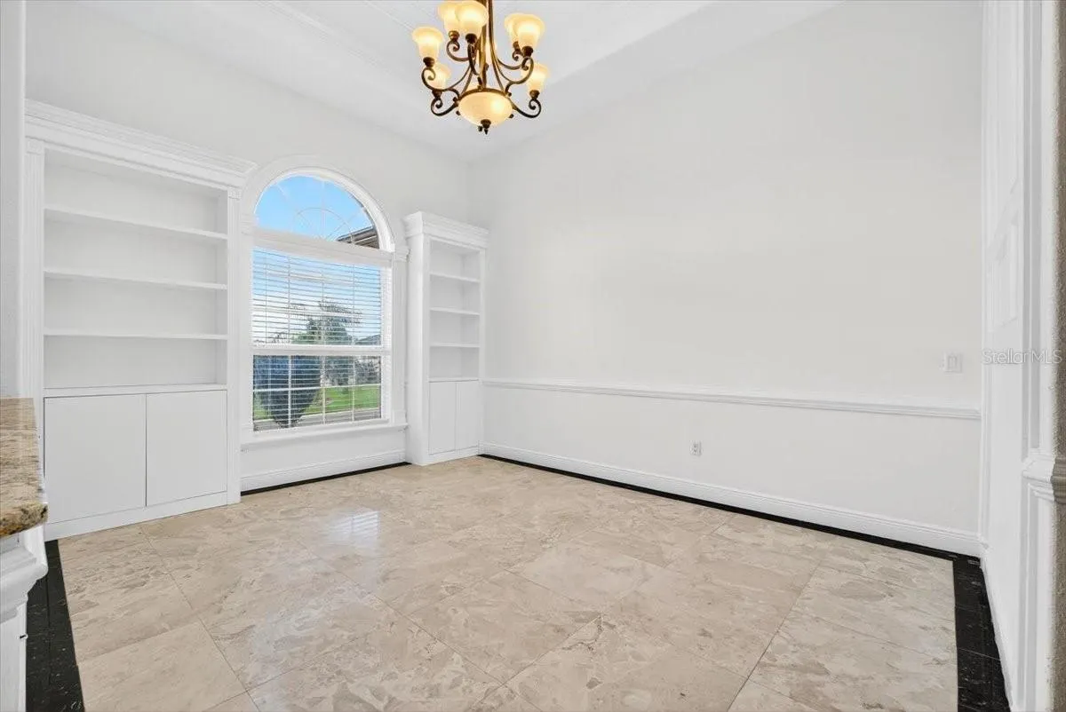 5527 VINTAGE VIEW BLVD