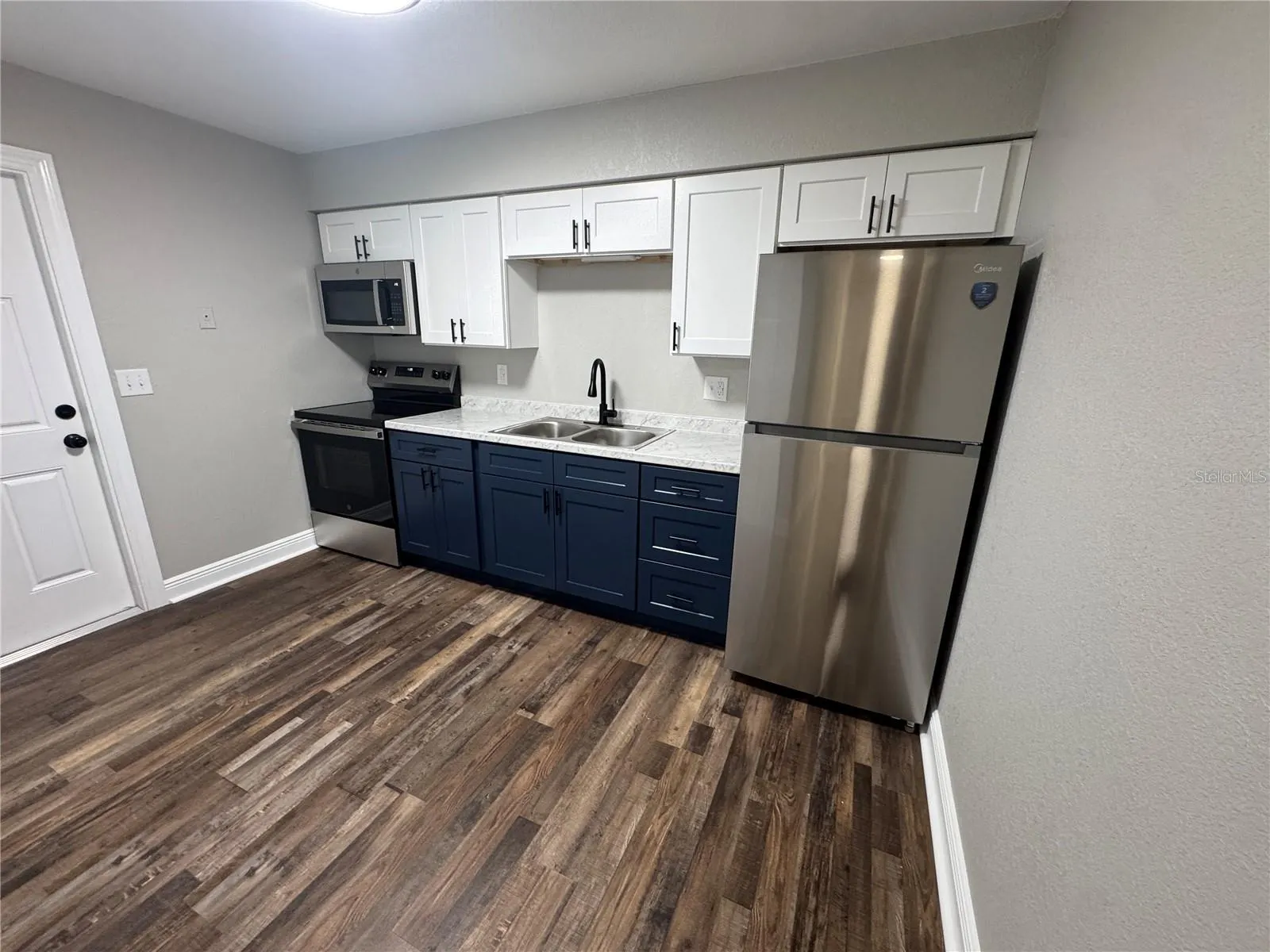 505 SEARCY AVE #A, #A