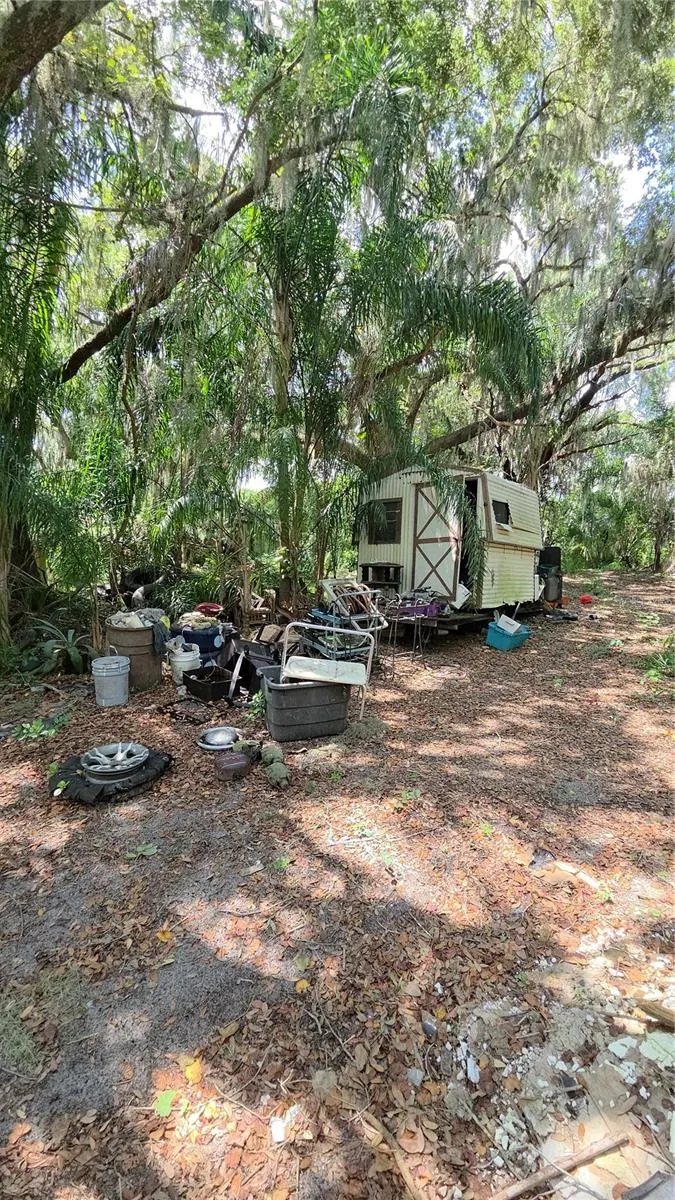 725 HICKORY HAMMOCK RD