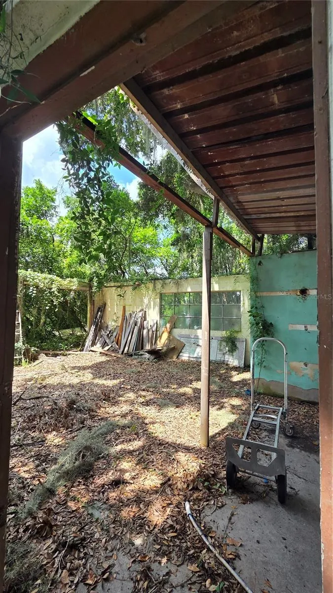 725 HICKORY HAMMOCK RD