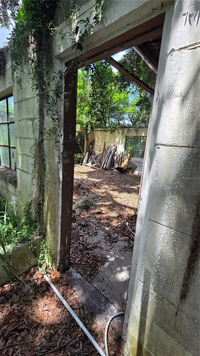 725 HICKORY HAMMOCK RD