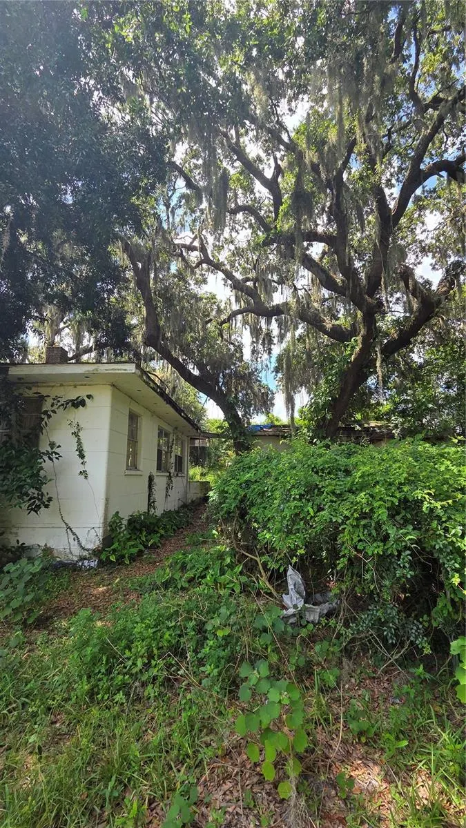 725 HICKORY HAMMOCK RD