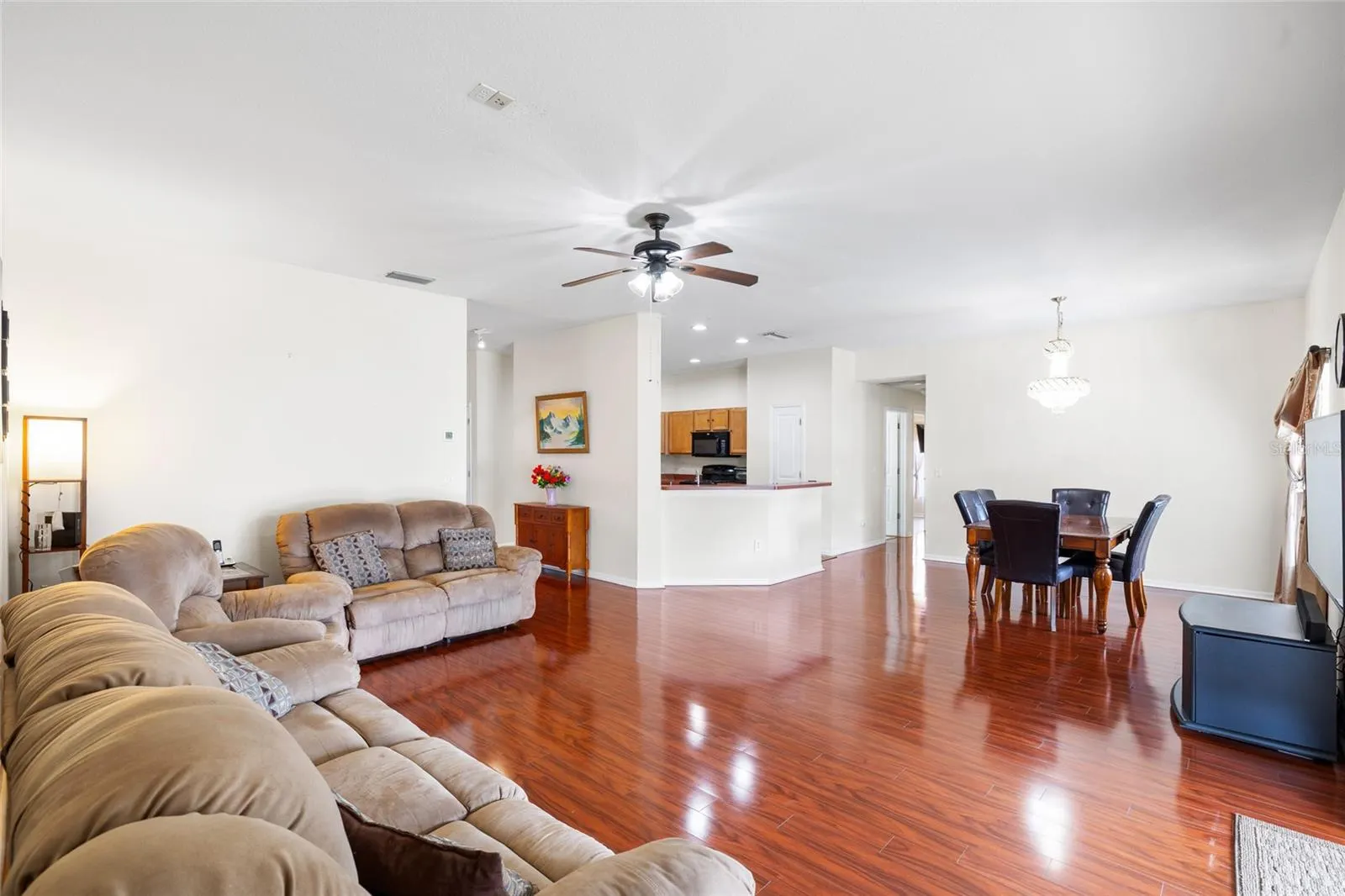 2763 VALENCIA GROVE DR