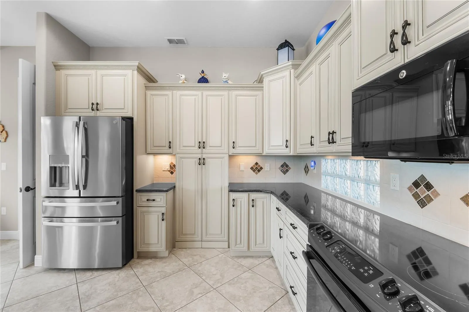 398 NOLANE LN