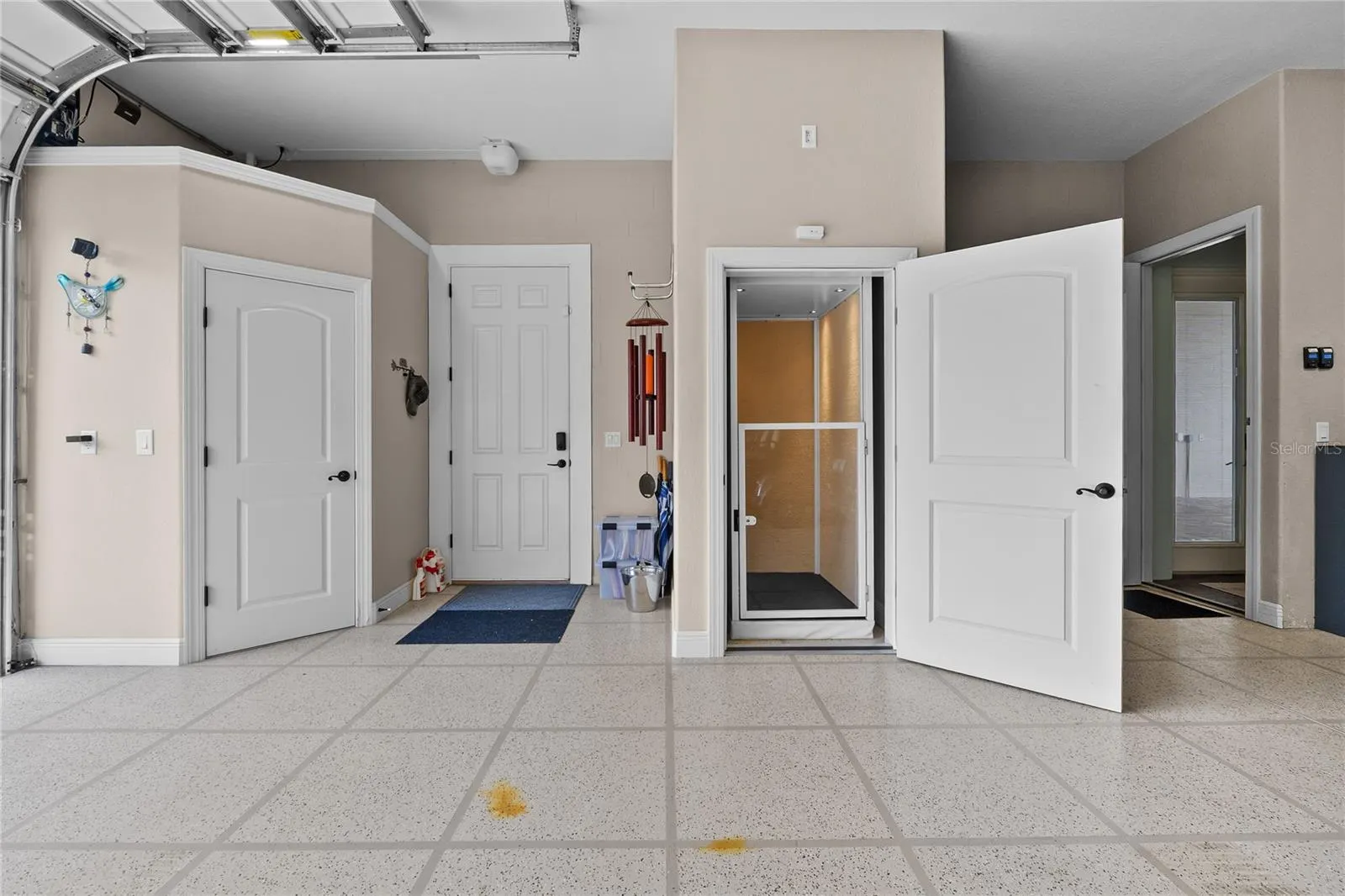 398 NOLANE LN