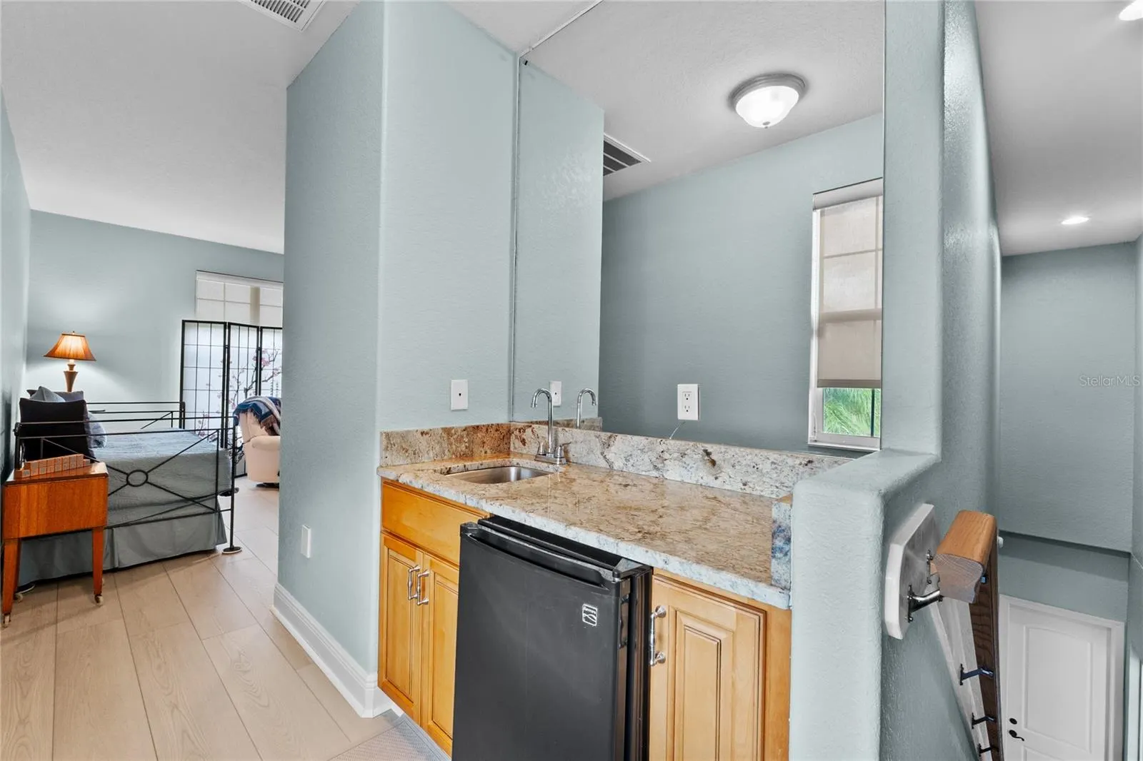 398 NOLANE LN