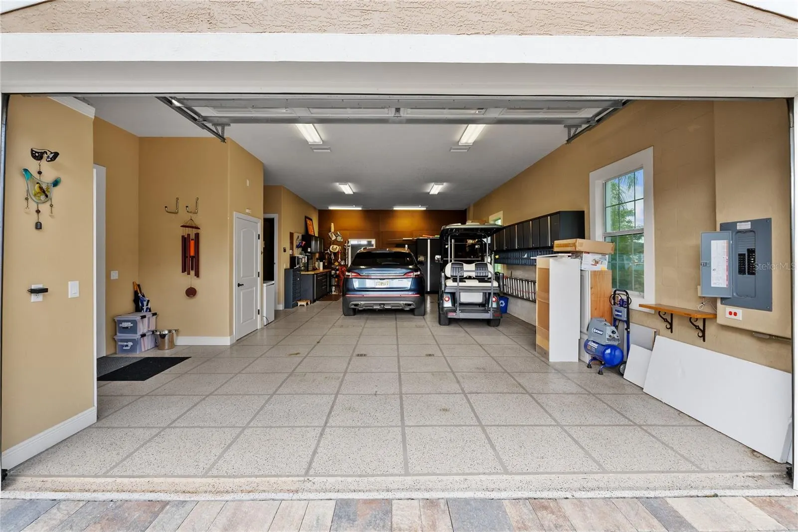 398 NOLANE LN
