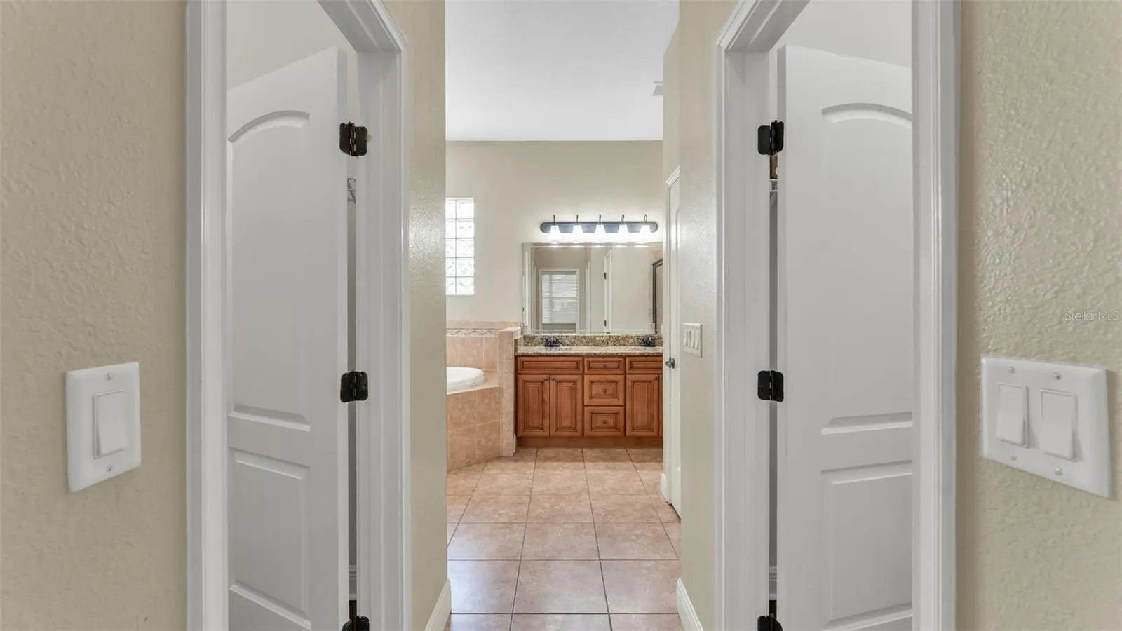 1700 SADDLEWOOD