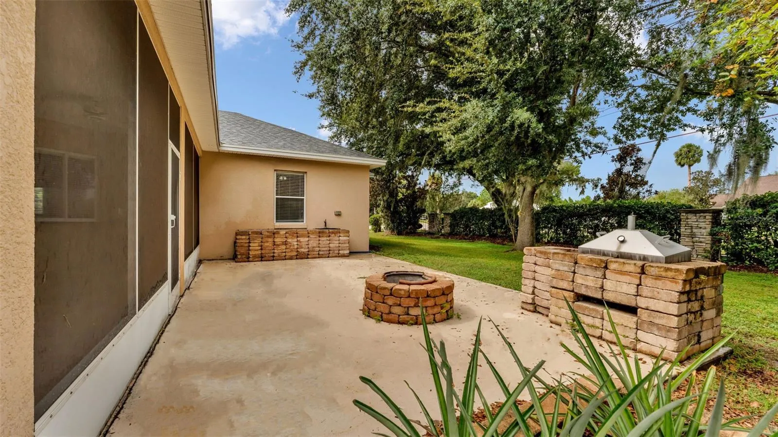 1700 SADDLEWOOD