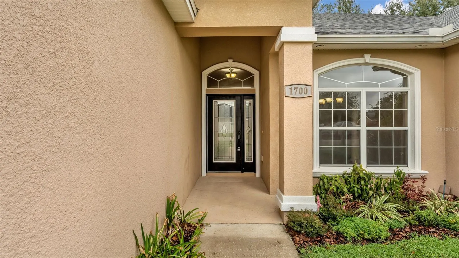 1700 SADDLEWOOD