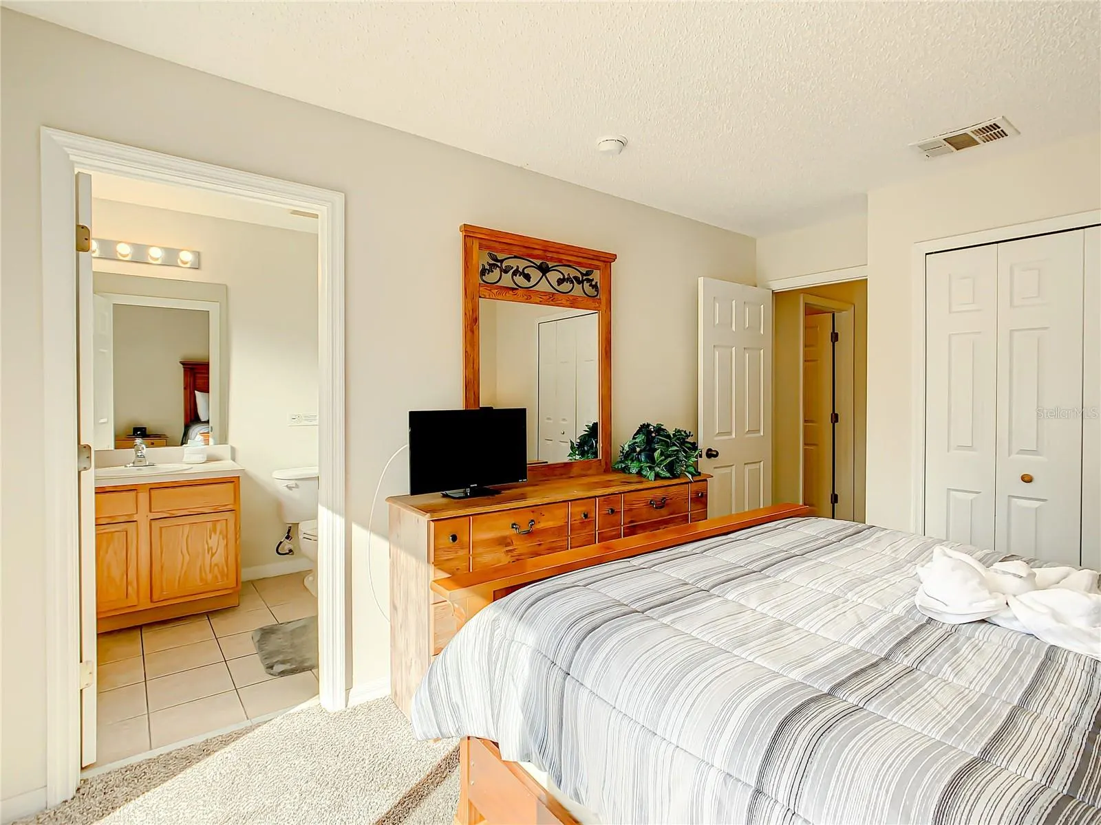8410 BLUE LAGOON DR