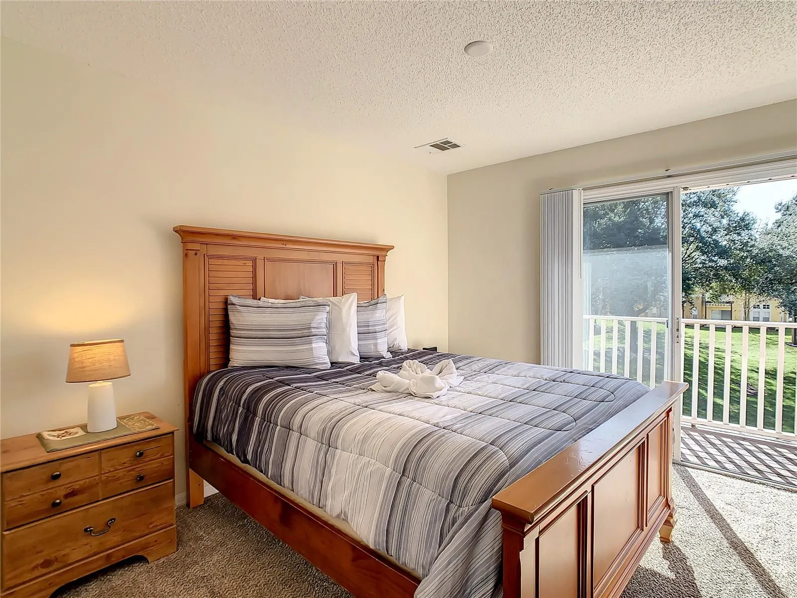 8410 BLUE LAGOON DR