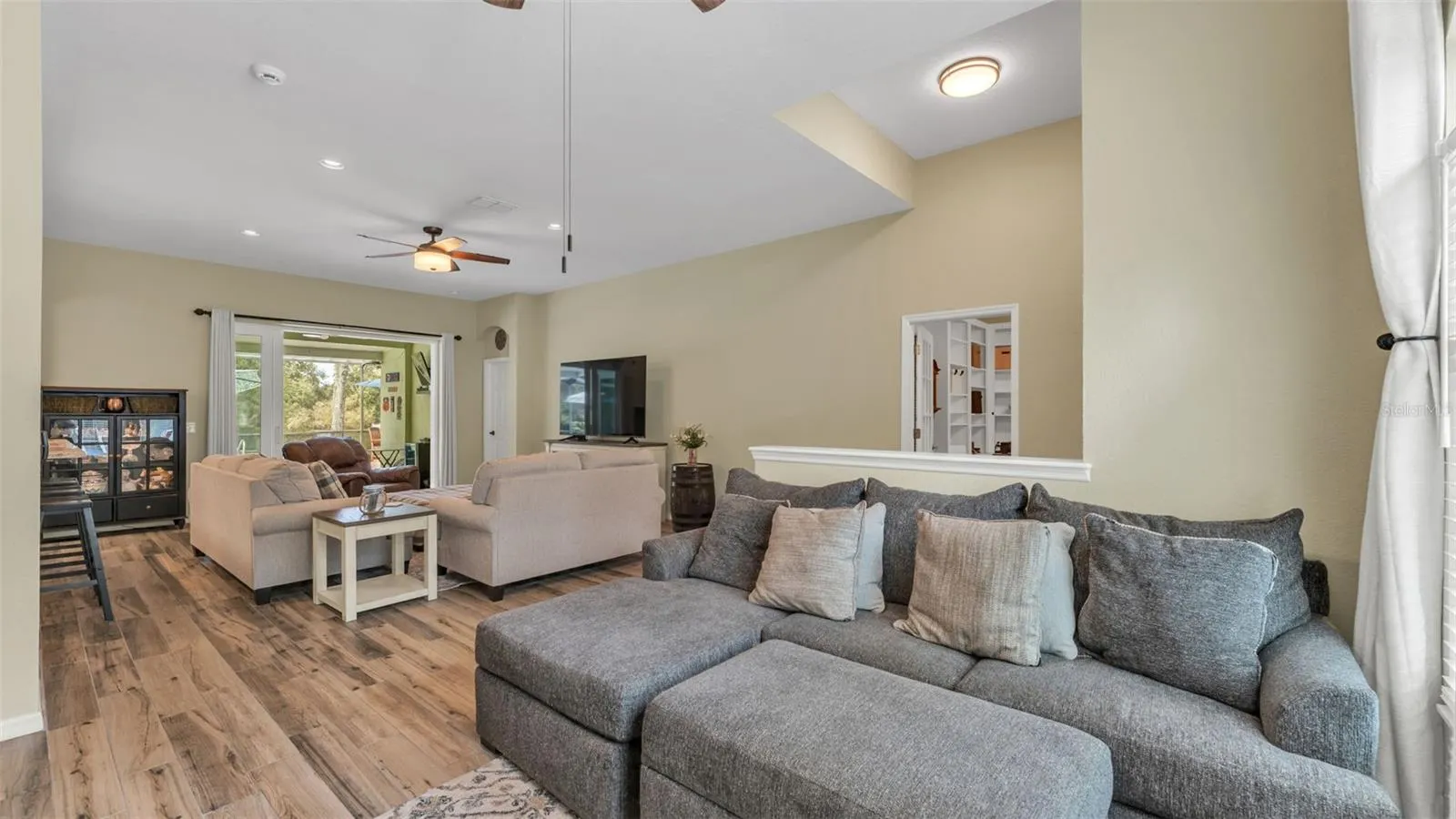 2803 SPRING MEADOW DR