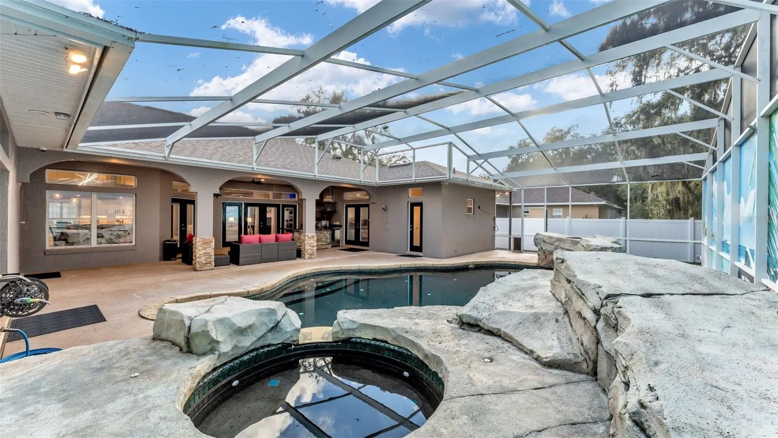 7903 DARLINGTON CIR