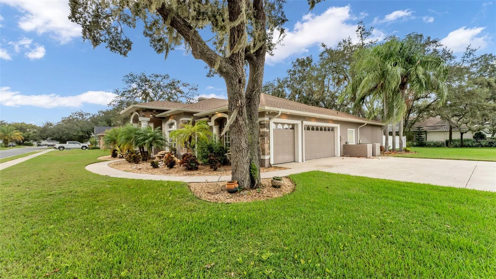 7903 DARLINGTON CIR