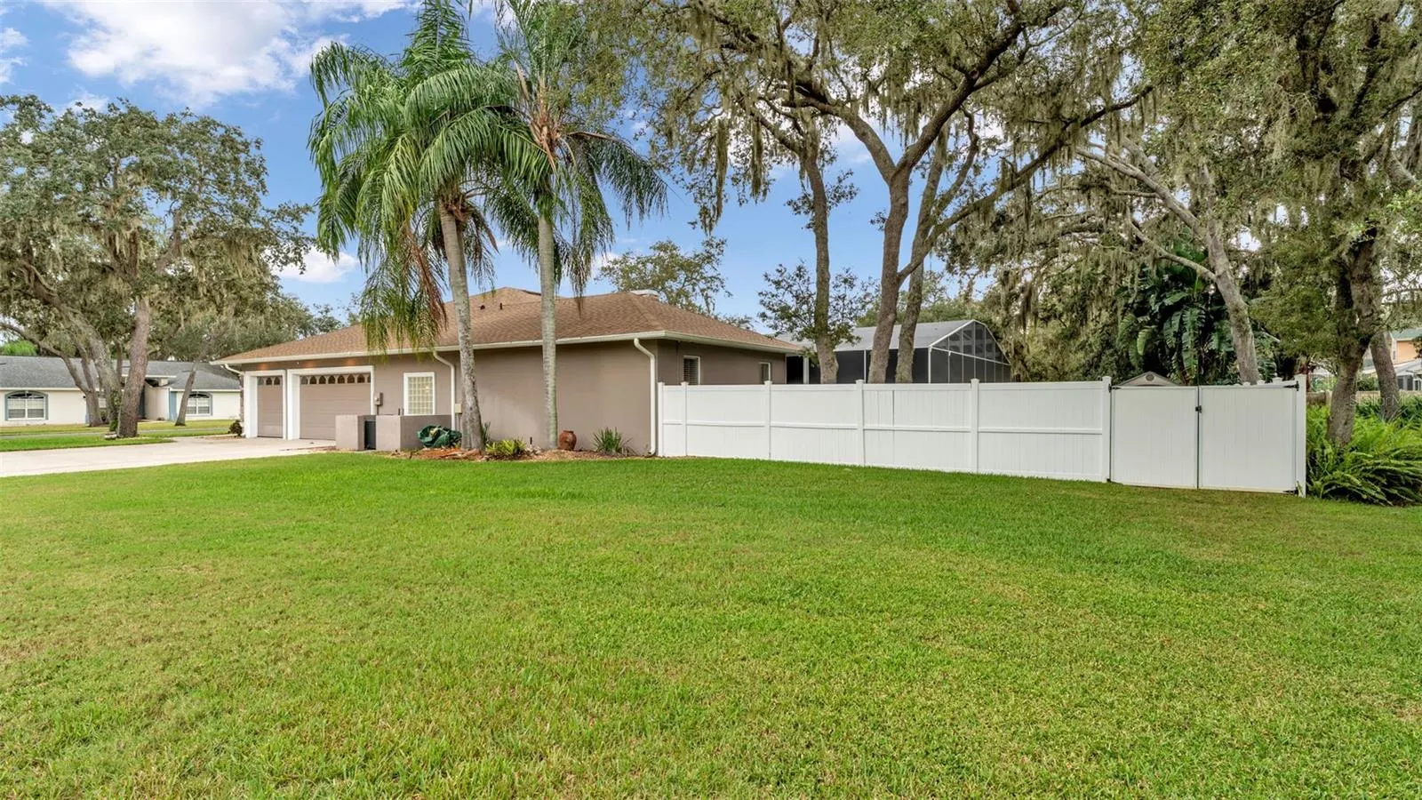 7903 DARLINGTON CIR