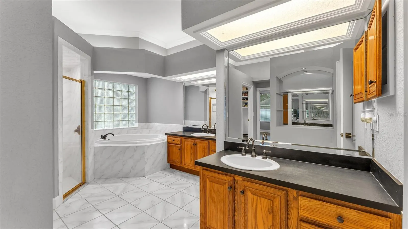 7903 DARLINGTON CIR
