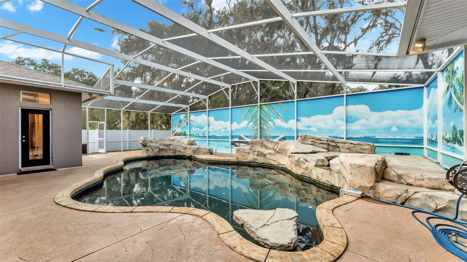 7903 DARLINGTON CIR