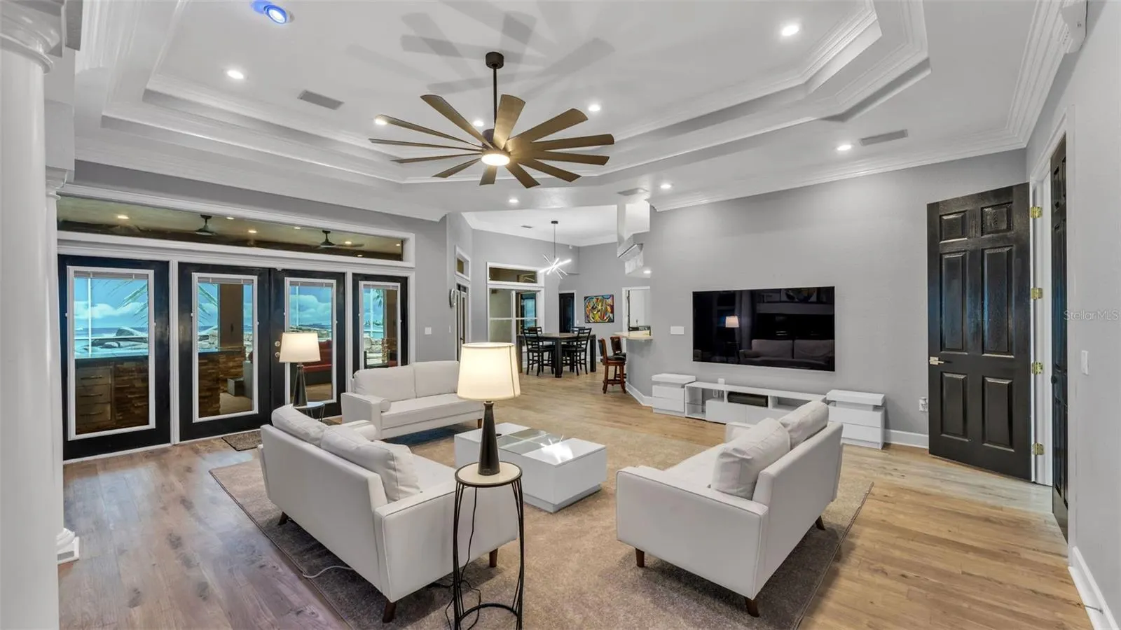 7903 DARLINGTON CIR