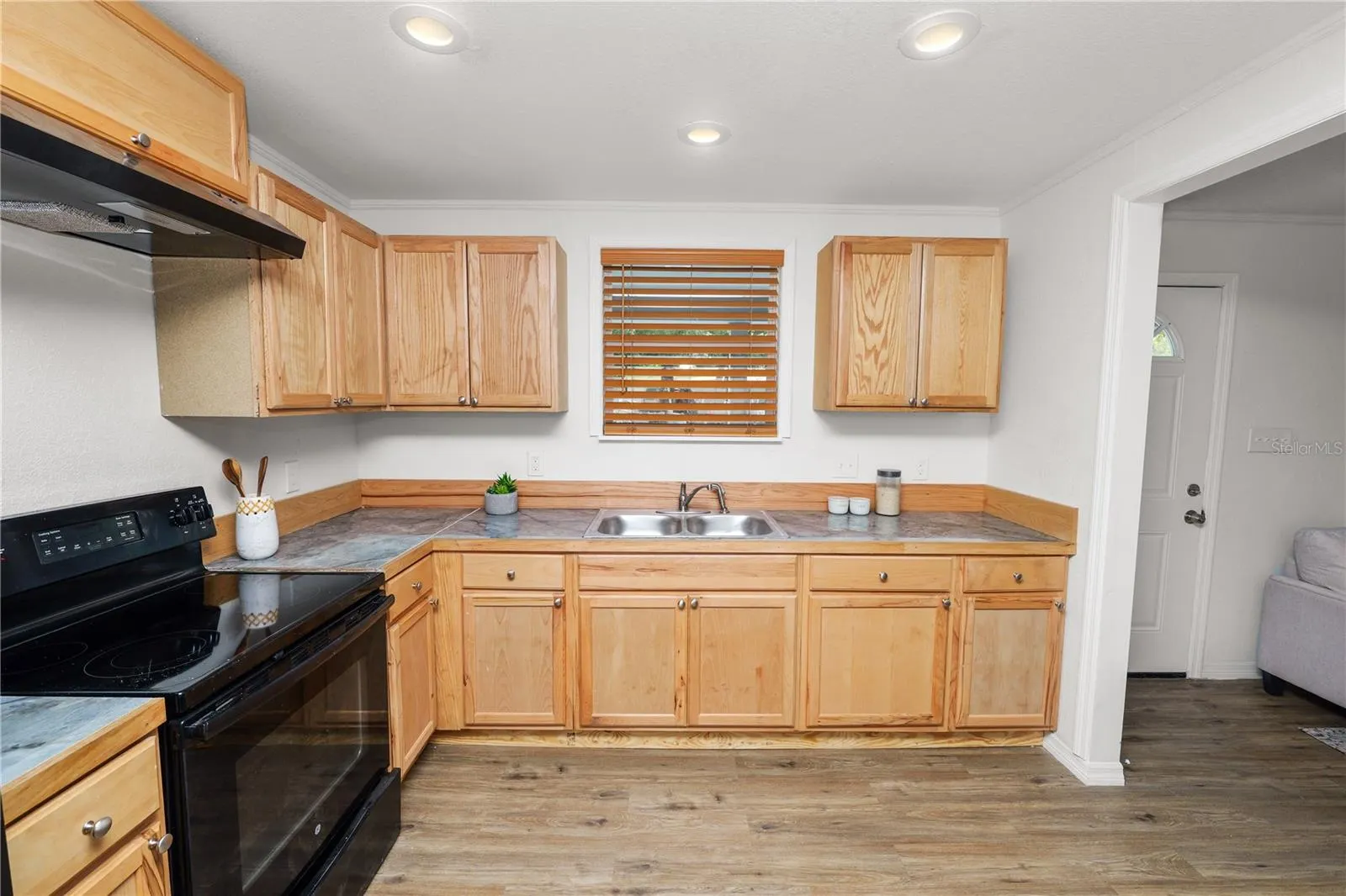 814 N NOKOMIS AVE