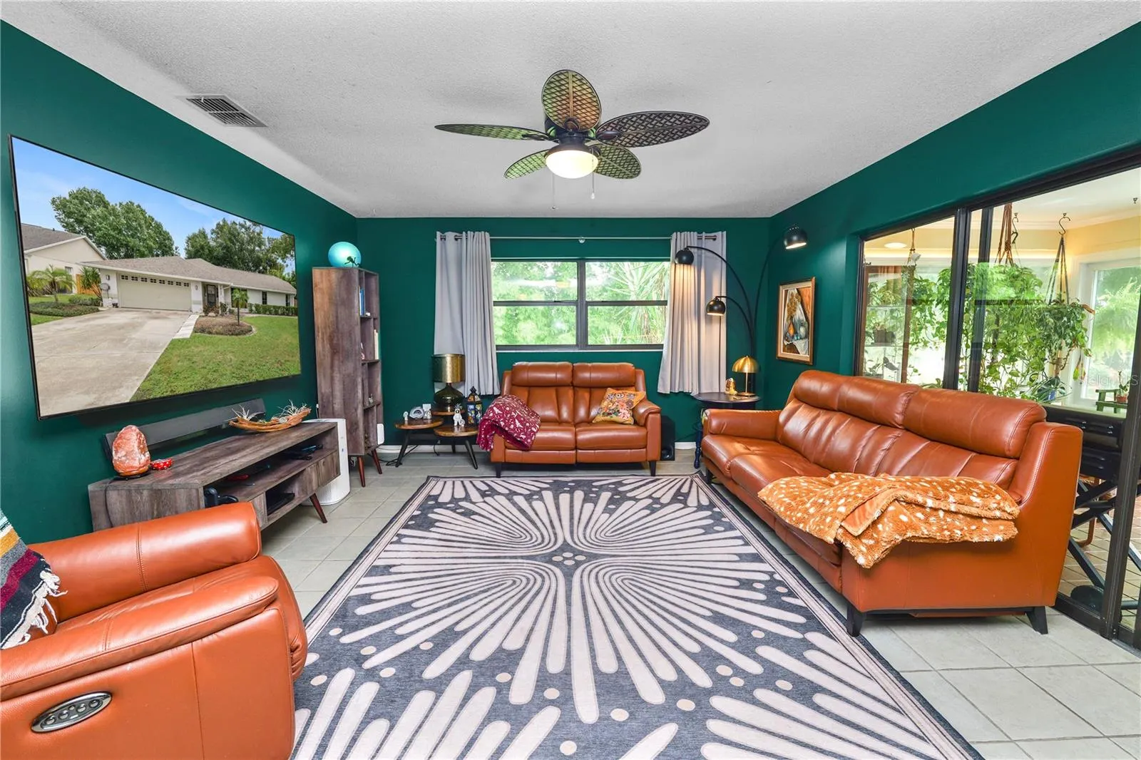 7411 FLORAL CIR E