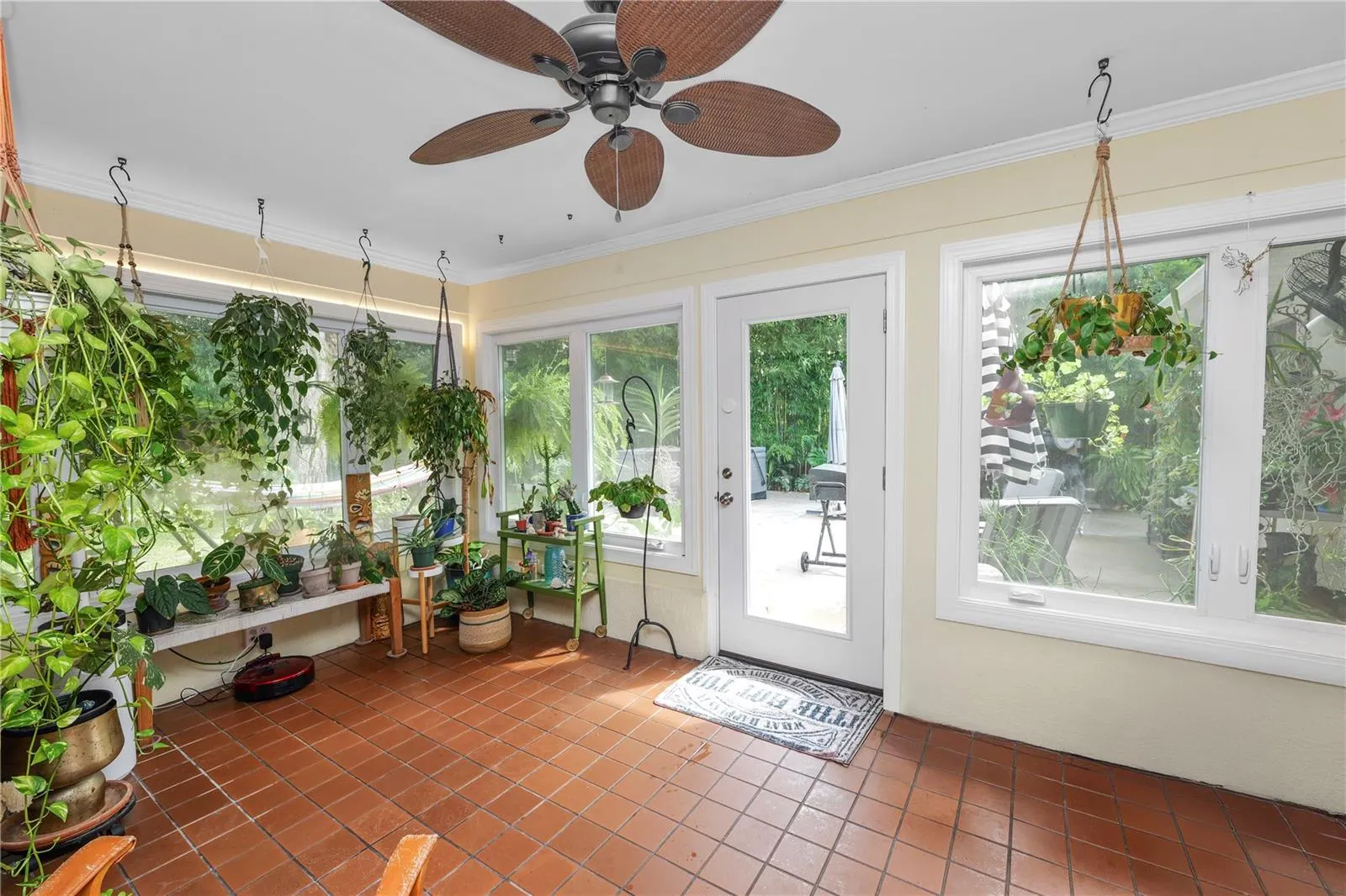 7411 FLORAL CIR E