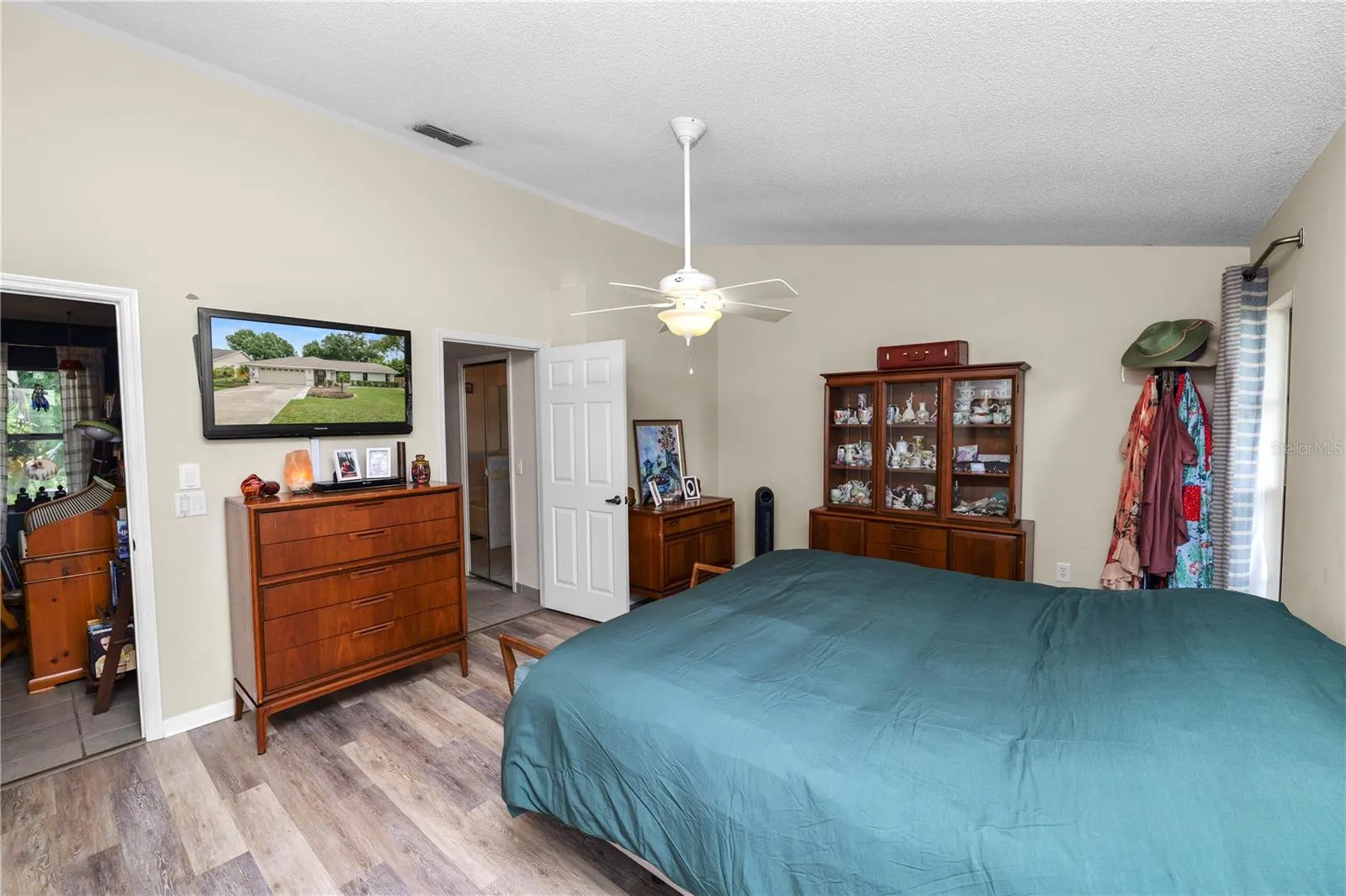 7411 FLORAL CIR E