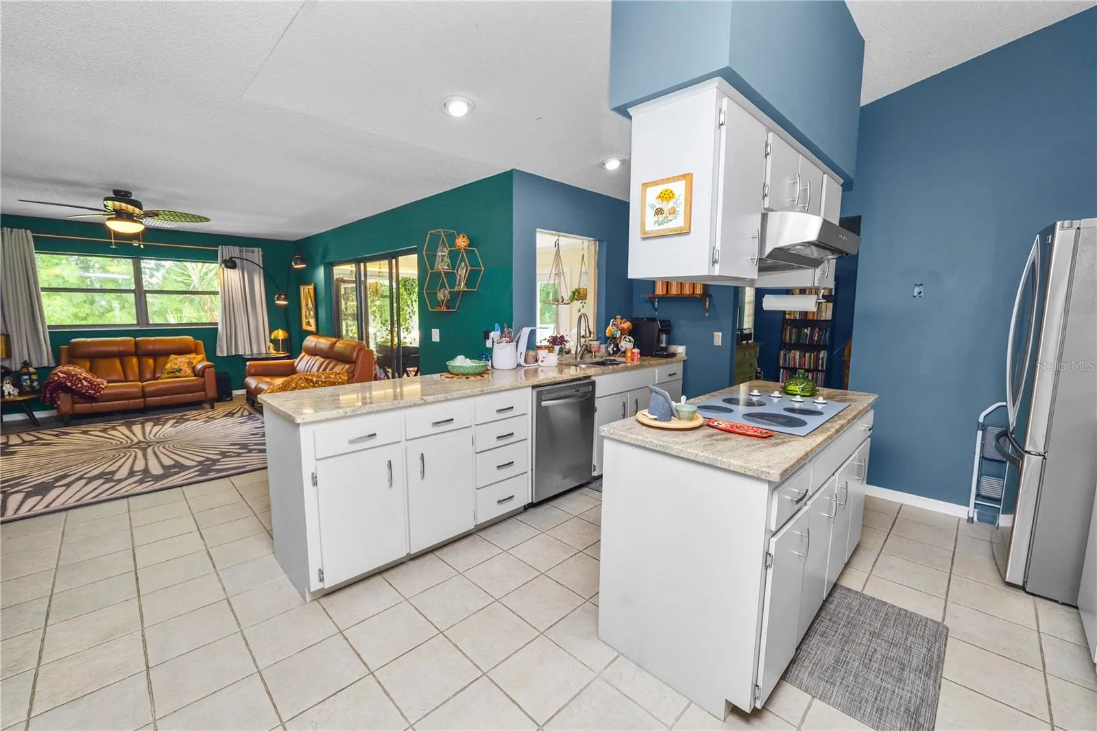 7411 FLORAL CIR E