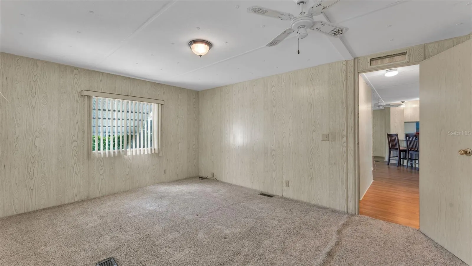 203 JANET LN