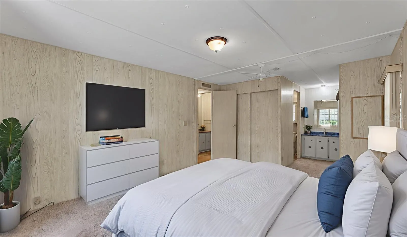 203 JANET LN