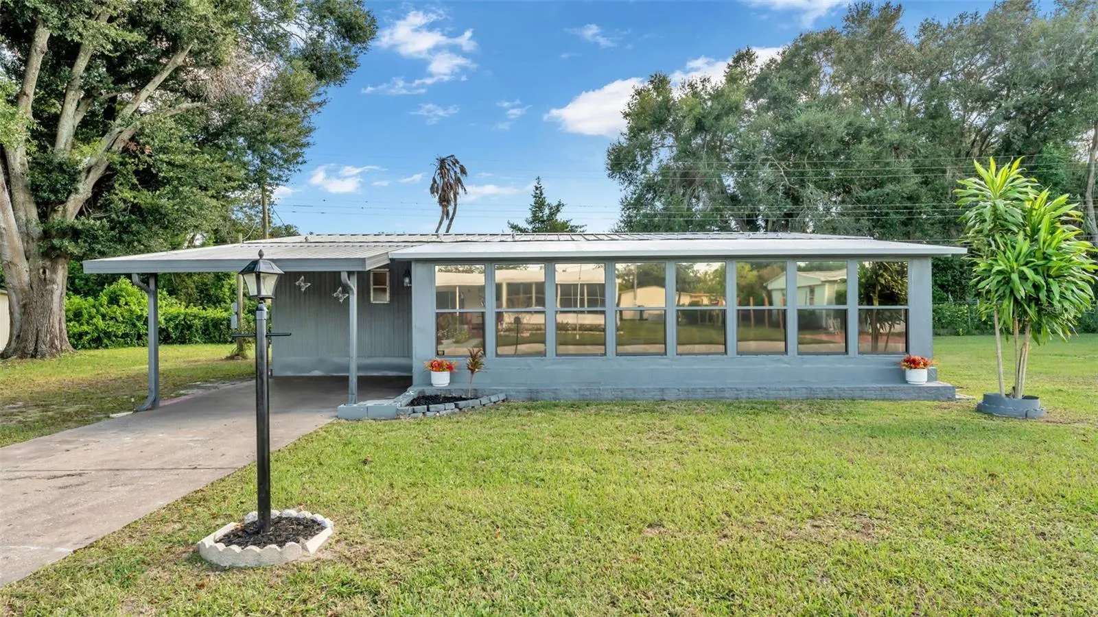 203 JANET LN