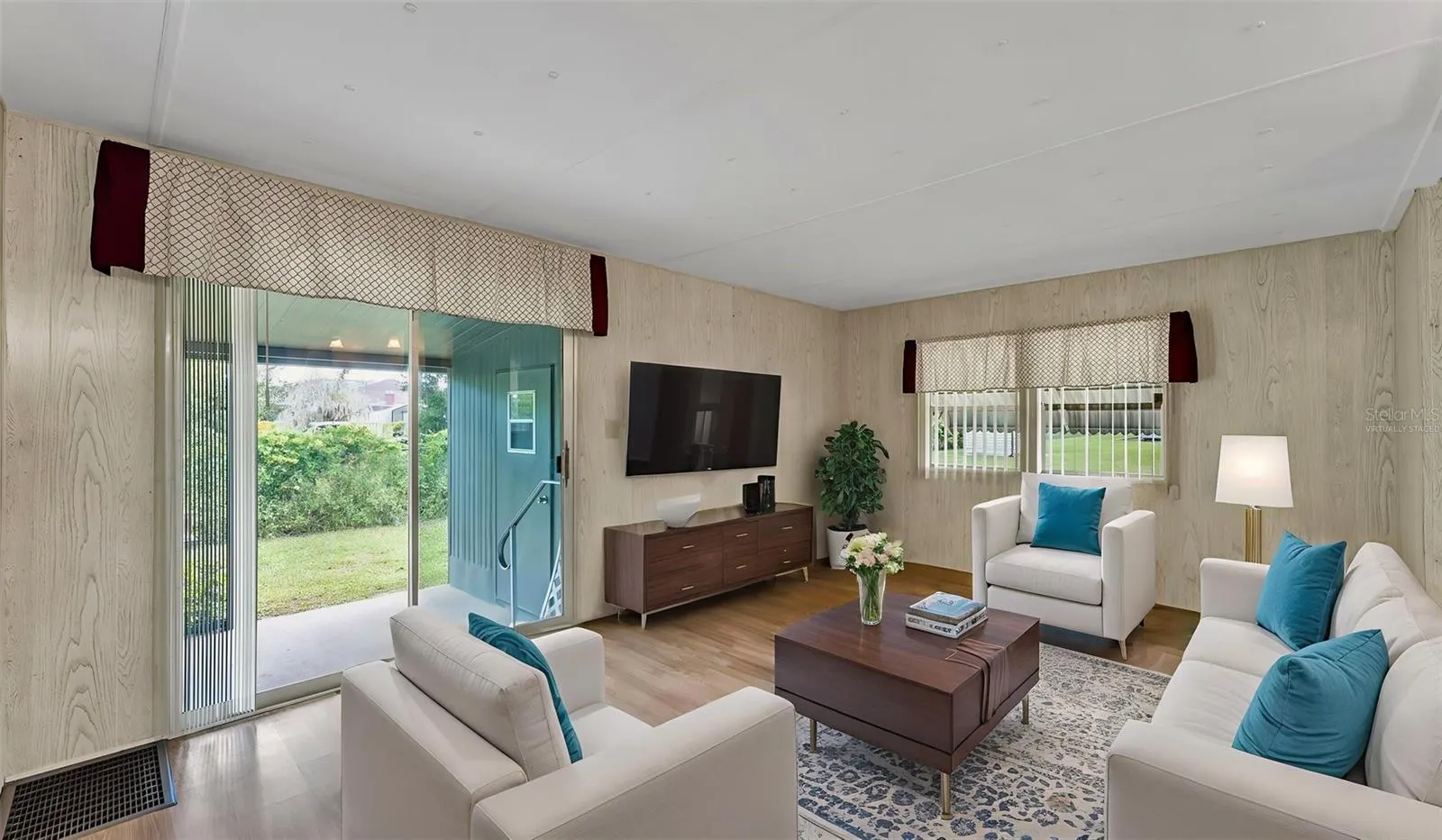 203 JANET LN