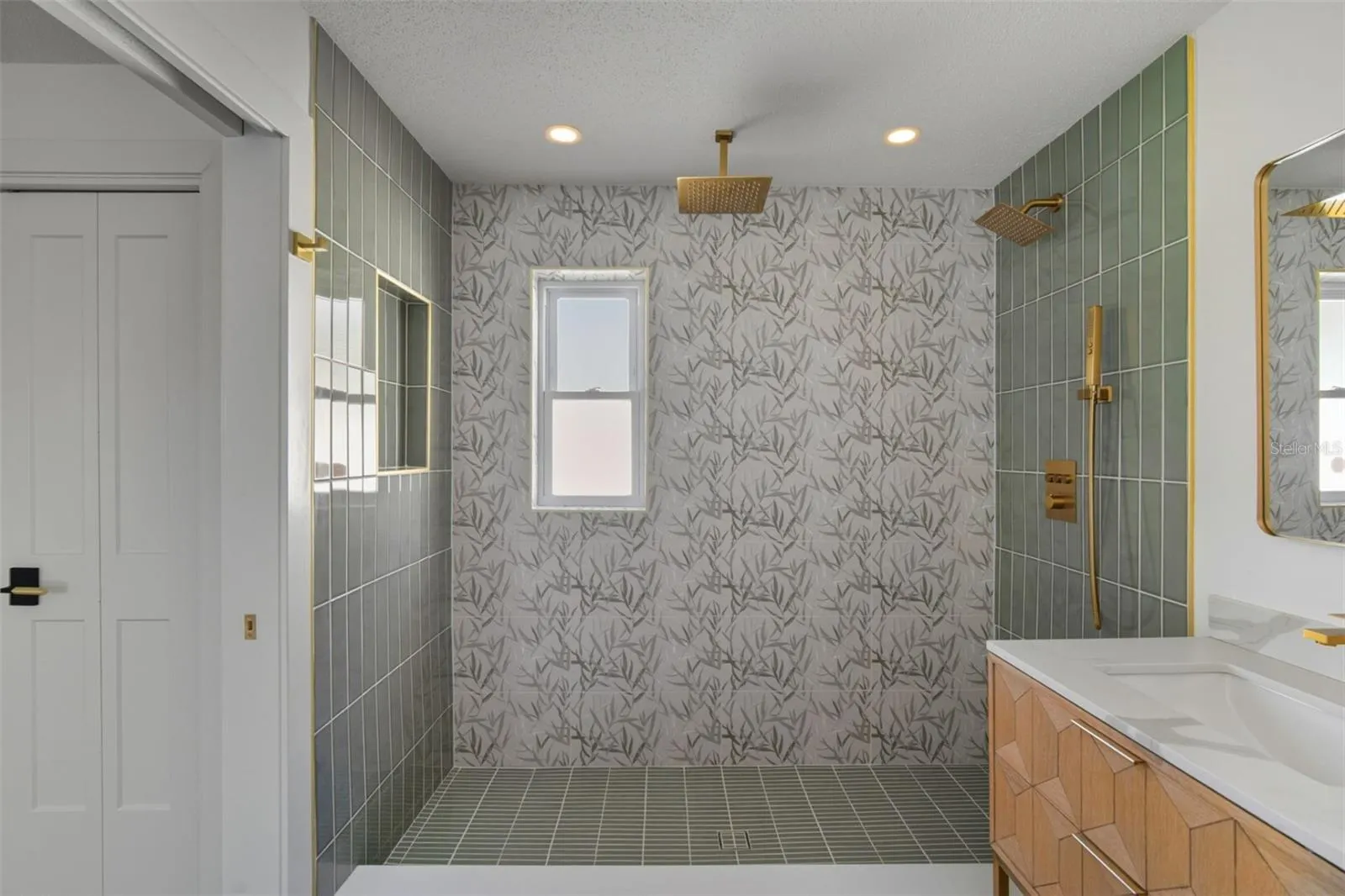 1938 FLORA RD
