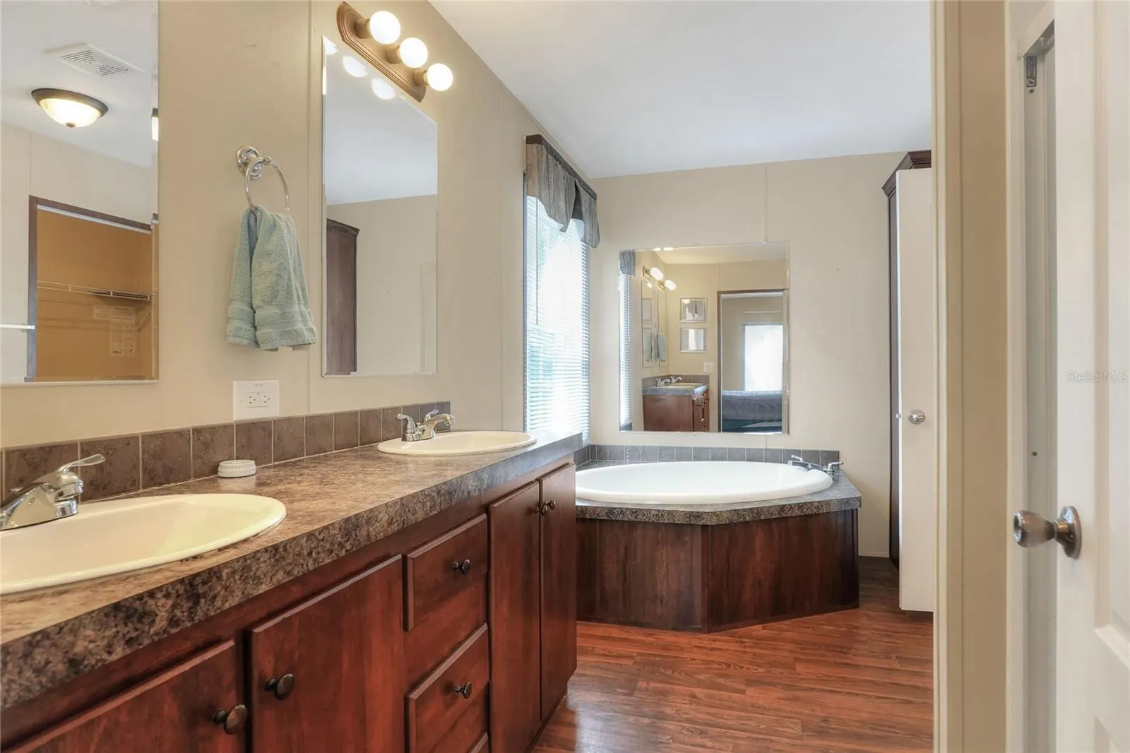 4228 CHERI DR