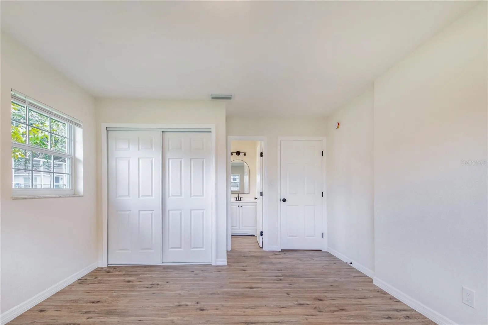 336 BAY ST