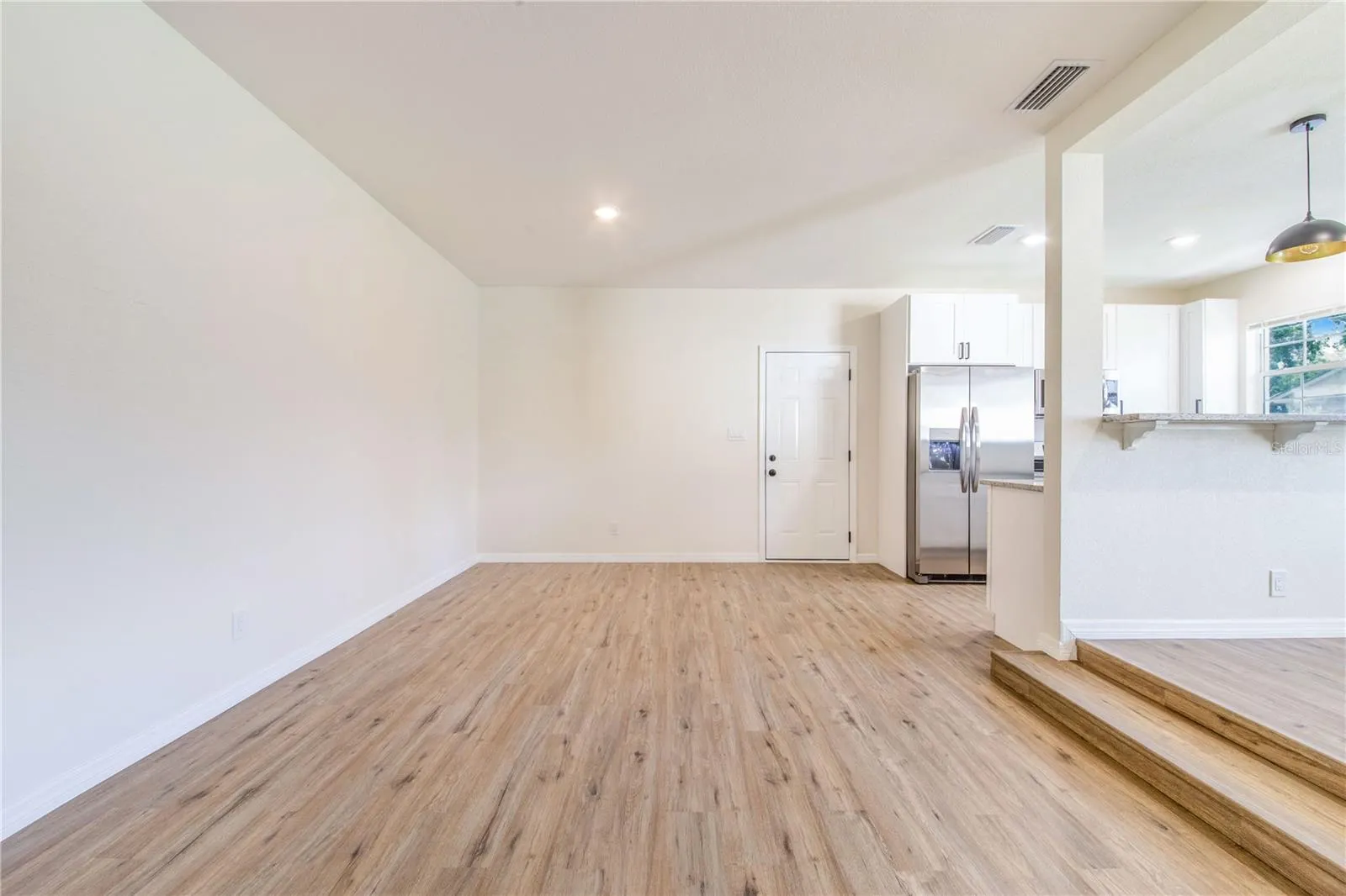 336 BAY ST